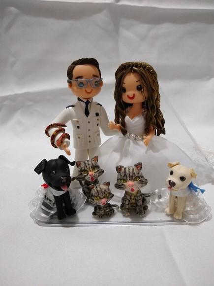 topo de casamento com 6 pets