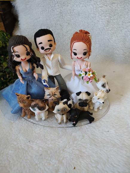 Topo de Casamento com 8 Pets e Filha Adolescente