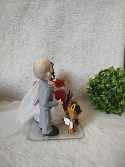 Topo de Casamento com Filha Adolescente e 4 Pets
