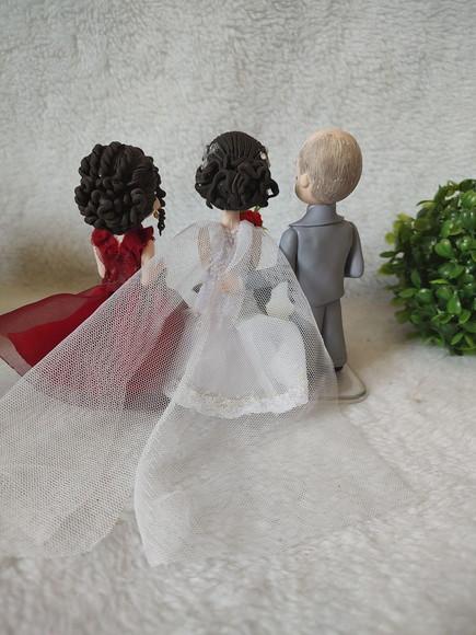 Topo de Casamento com Filha Adolescente e 4 Pets