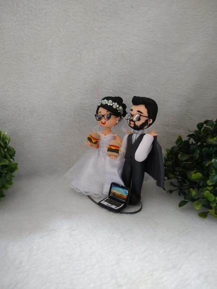 Topo de casamento com lanche