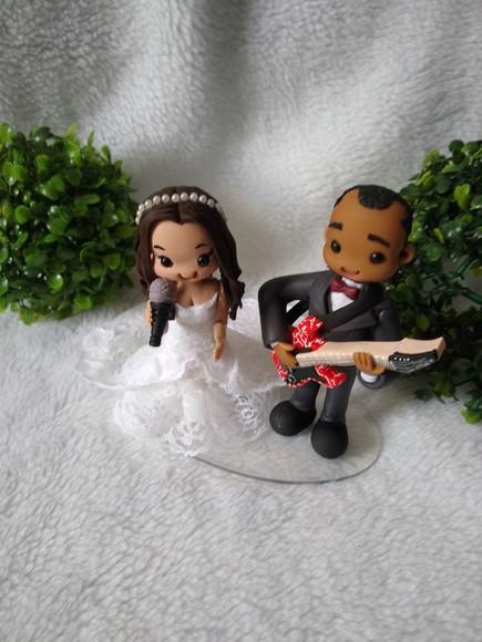 Topo de Casamento Guitarrista e Cantora