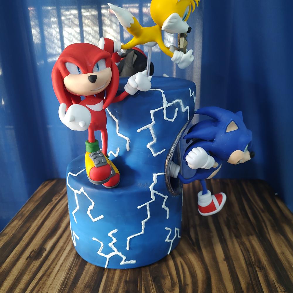 Bolo cenográfico do Sonic com led
