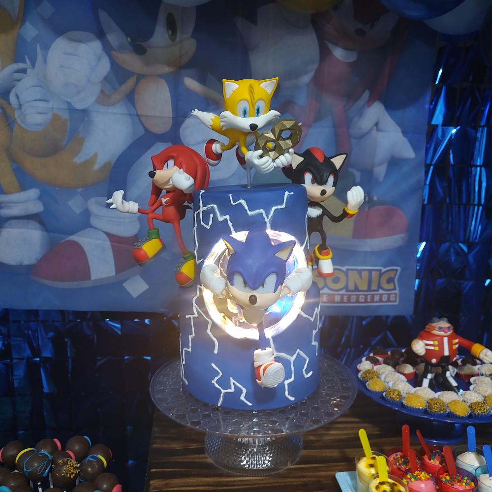 Bolo cenográfico do Sonic com led