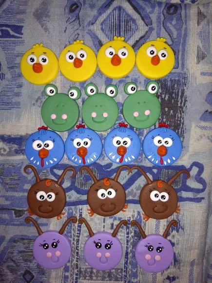Aplique galinha pintadinha