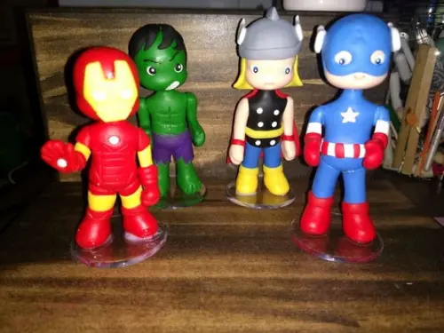 Bonecos vingadores