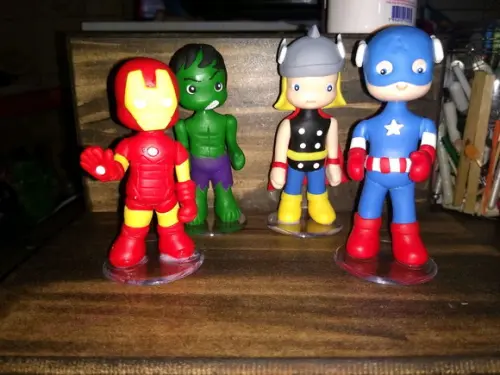 Bonecos vingadores