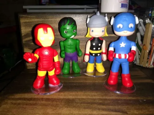 Bonecos vingadores