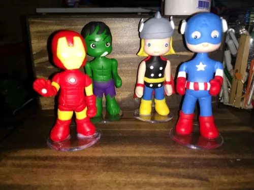 Bonecos vingadores