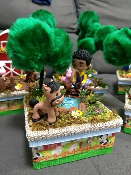 Caixa decorativa fazendinha