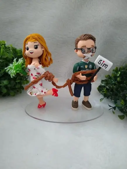 Casal amarrados