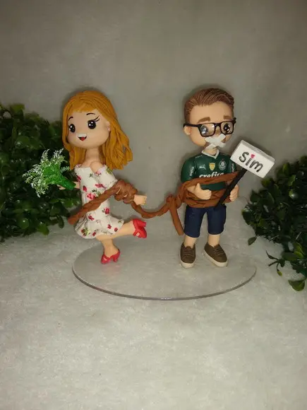 Casal amarrados
