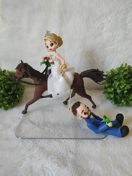 Casal de Noivinhos com Cavalo