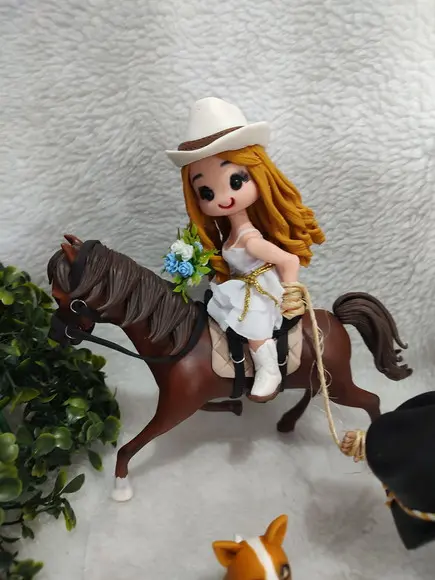Casal de Noivinhos com Cavalo e Pet