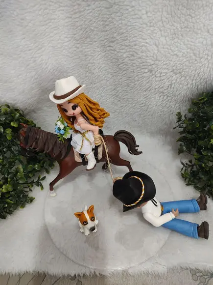 Casal de Noivinhos com Cavalo e Pet