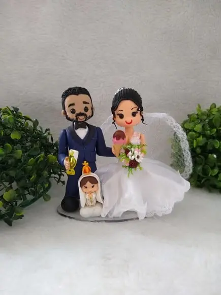 Casal de noivinhos com nossa senhora de Fátima