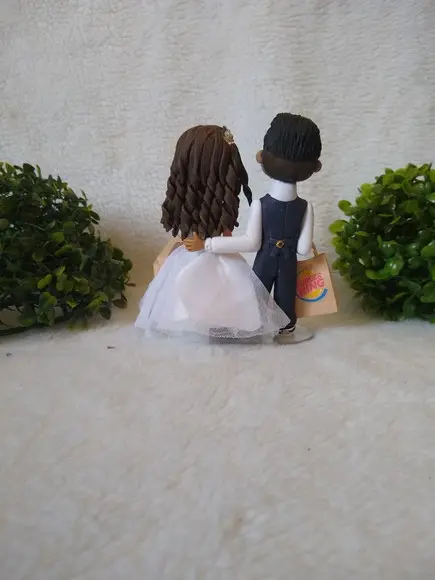 Casal De Noivinhos Com Lanche