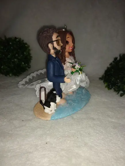 Casal de Noivinhos com Pet na Praia