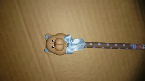 lápis com ponteira ursinho