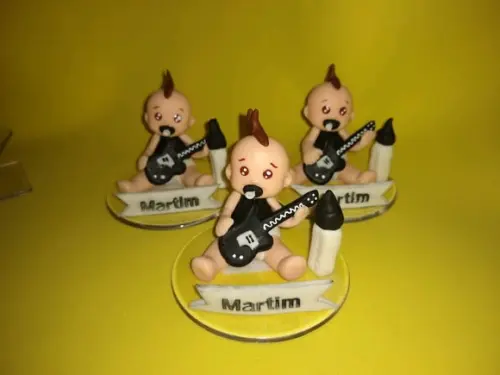 Lembrancinha bebê com guitarra, bebê roqueiro
