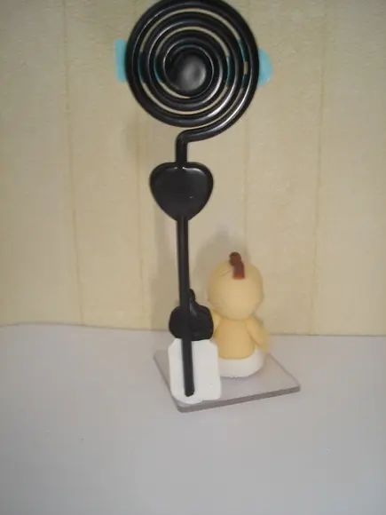 Lembrancinha bebê roqueiro com porta Recado
