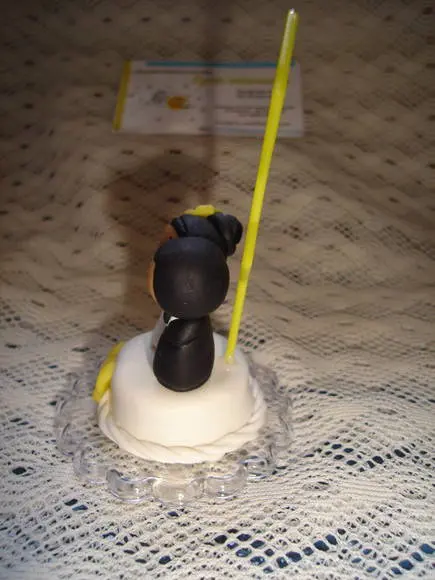 mini bolo com noivinhos