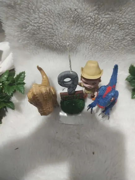 Mini Topo com 2 Dinossauros
