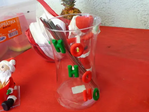papai noel com vaso