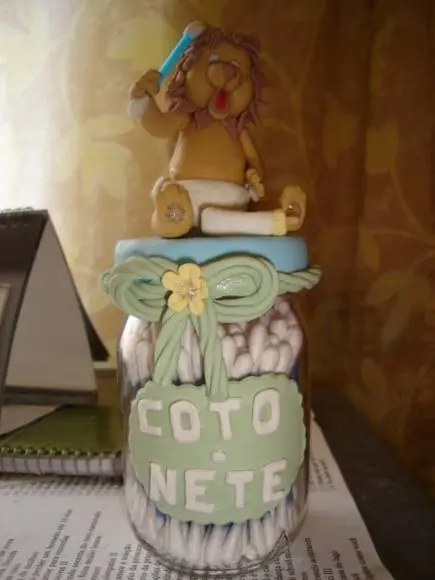 pote de cotonete