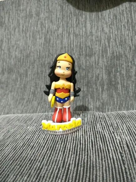 Topo bolo mulher maravilha