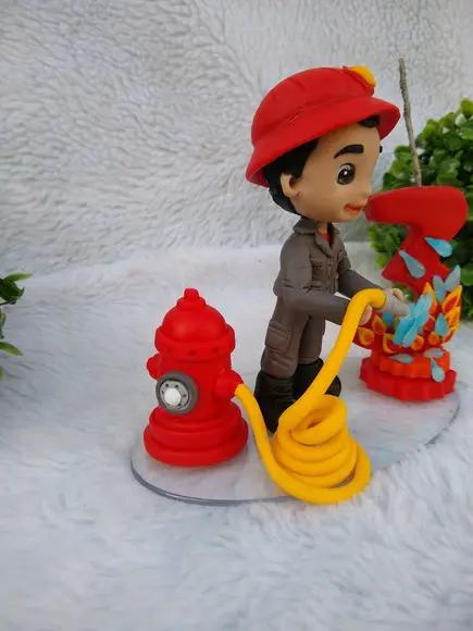 Topo bombeiro com vela