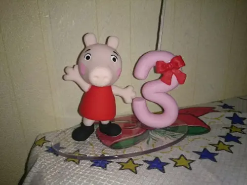 Topo Com Vela Porquinha Rosa
