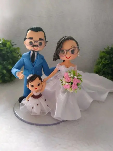 Topo de Bolo Casamento Casal com 1filho