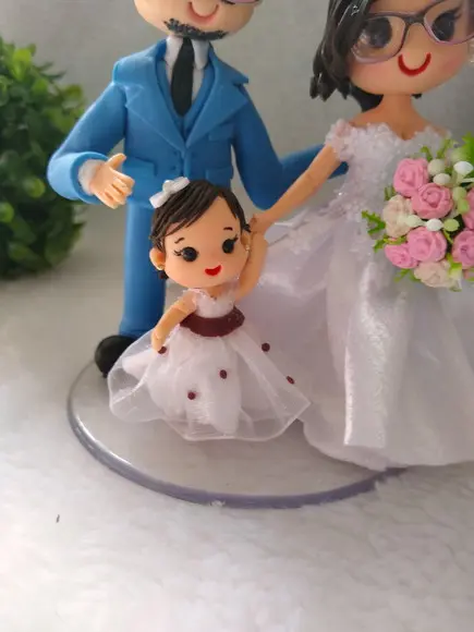 Topo de Bolo Casamento Casal com 1filho