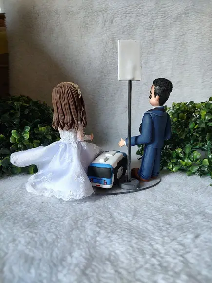 Topo de Bolo Casamento Noivinhos Profissão