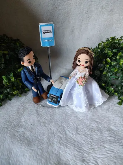 Topo de Bolo Casamento Noivinhos Profissão