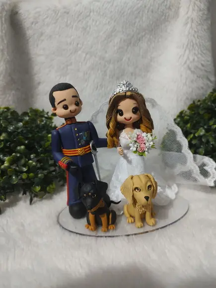 Topo de Bolo Casamento Noivo Soldado com 2 Pets