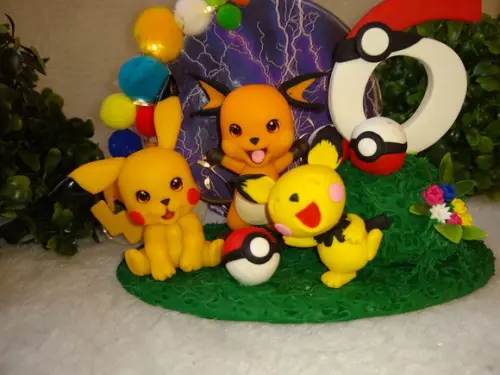Topo de bolo cenário com Led pokemon