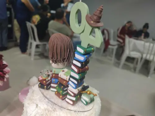 Topo de Bolo com Vela Menina e Seus Hobby