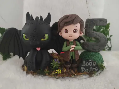 Topo de Bolo Dragão Soluço e Banguela com Vela e Nome