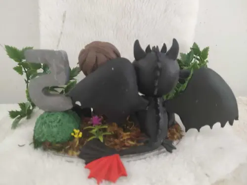 Topo de Bolo Dragão Soluço e Banguela com Vela e Nome