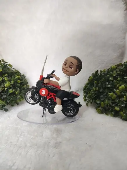 Topo de Bolo Menino na Moto