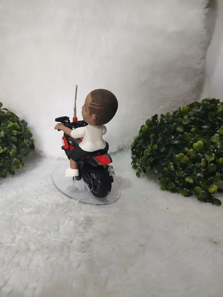 Topo de Bolo Menino na Moto