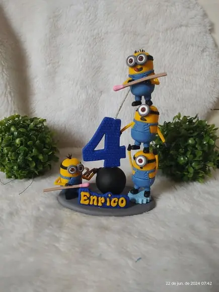 Topo de Bolo Minions com Vela