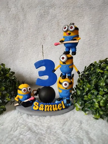 Topo de Bolo Minions com Vela