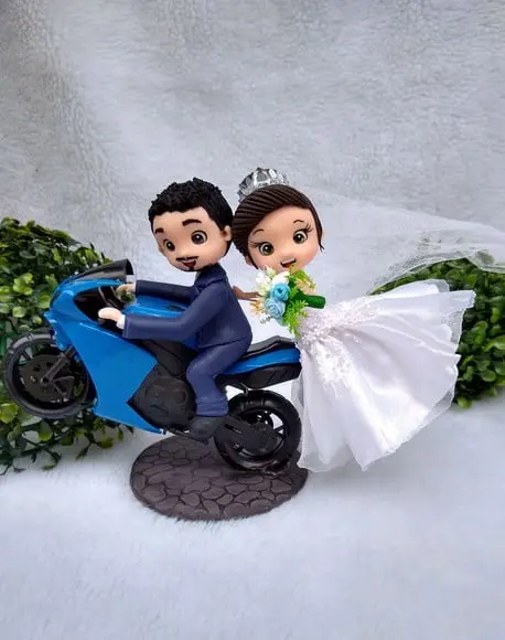Topo de bolo na moto
