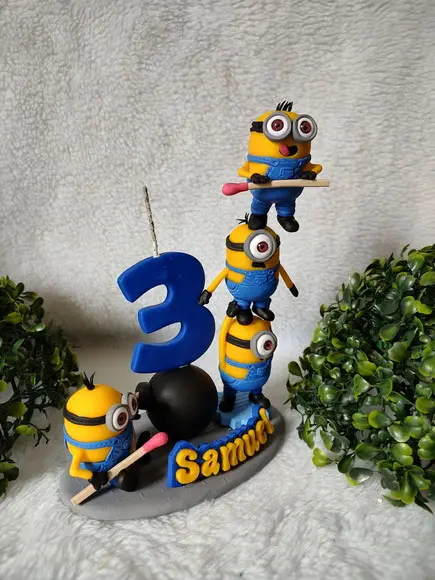 Topo de Bolo Minions com Vela