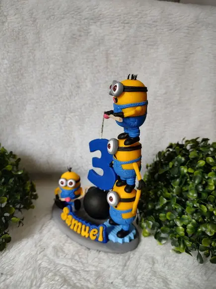 Topo de Bolo Minions com Vela