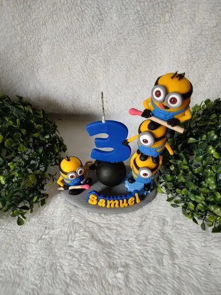 Topo de Bolo Minions com Vela
