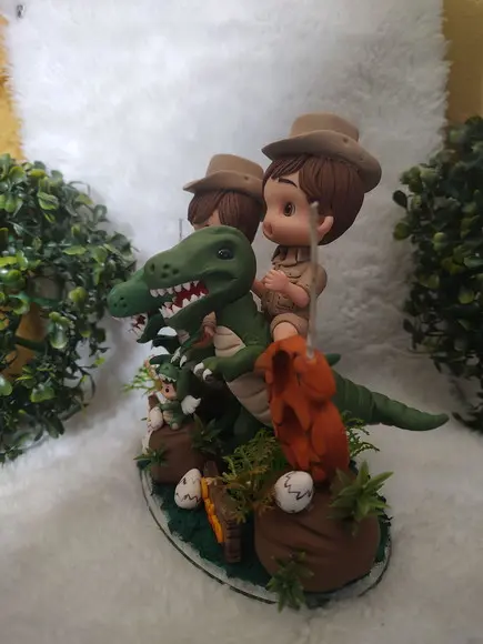 Topo de Bolo para Irmãos no Tema Dinossauro